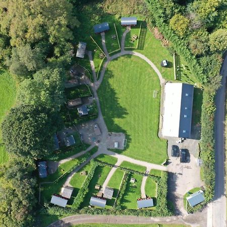 Modern Studio Apartment Set Beneath The Black Mountains A Stones Throw From The Offas Dyke Path Clodock Extérieur photo