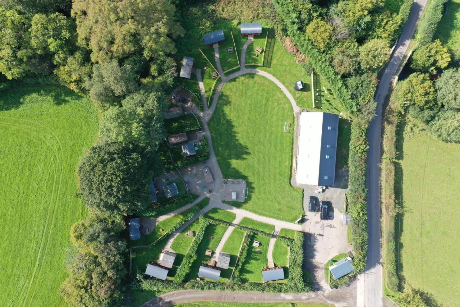 Modern Studio Apartment Set Beneath The Black Mountains A Stones Throw From The Offas Dyke Path Clodock Extérieur photo