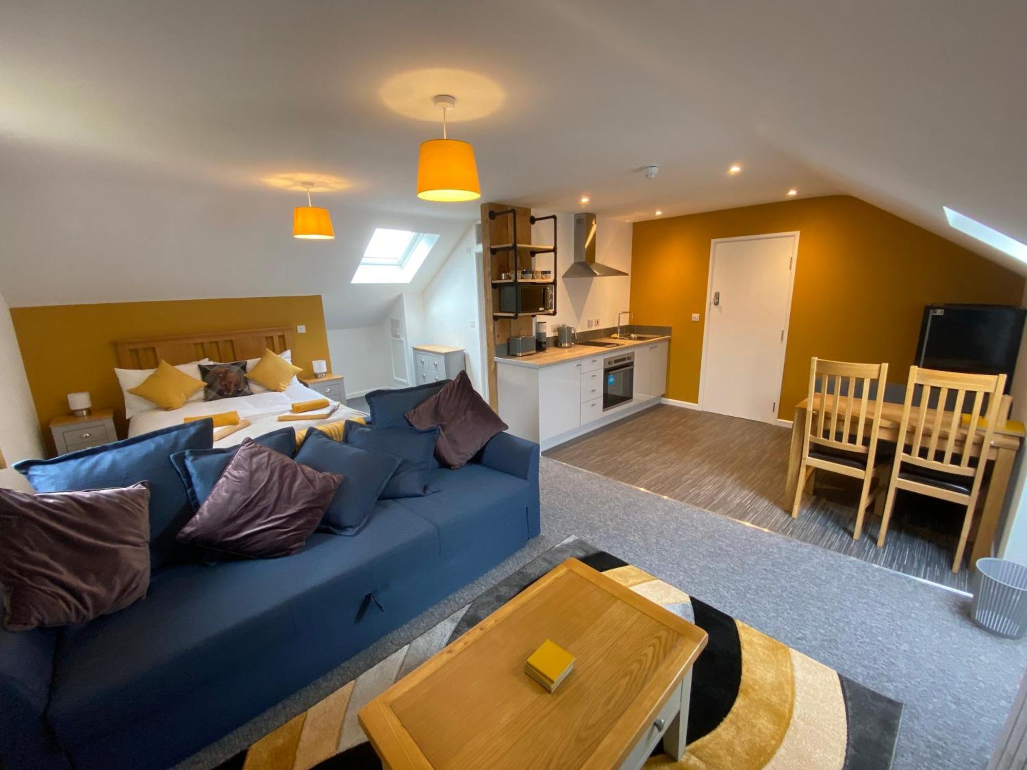 Modern Studio Apartment Set Beneath The Black Mountains A Stones Throw From The Offas Dyke Path Clodock Extérieur photo