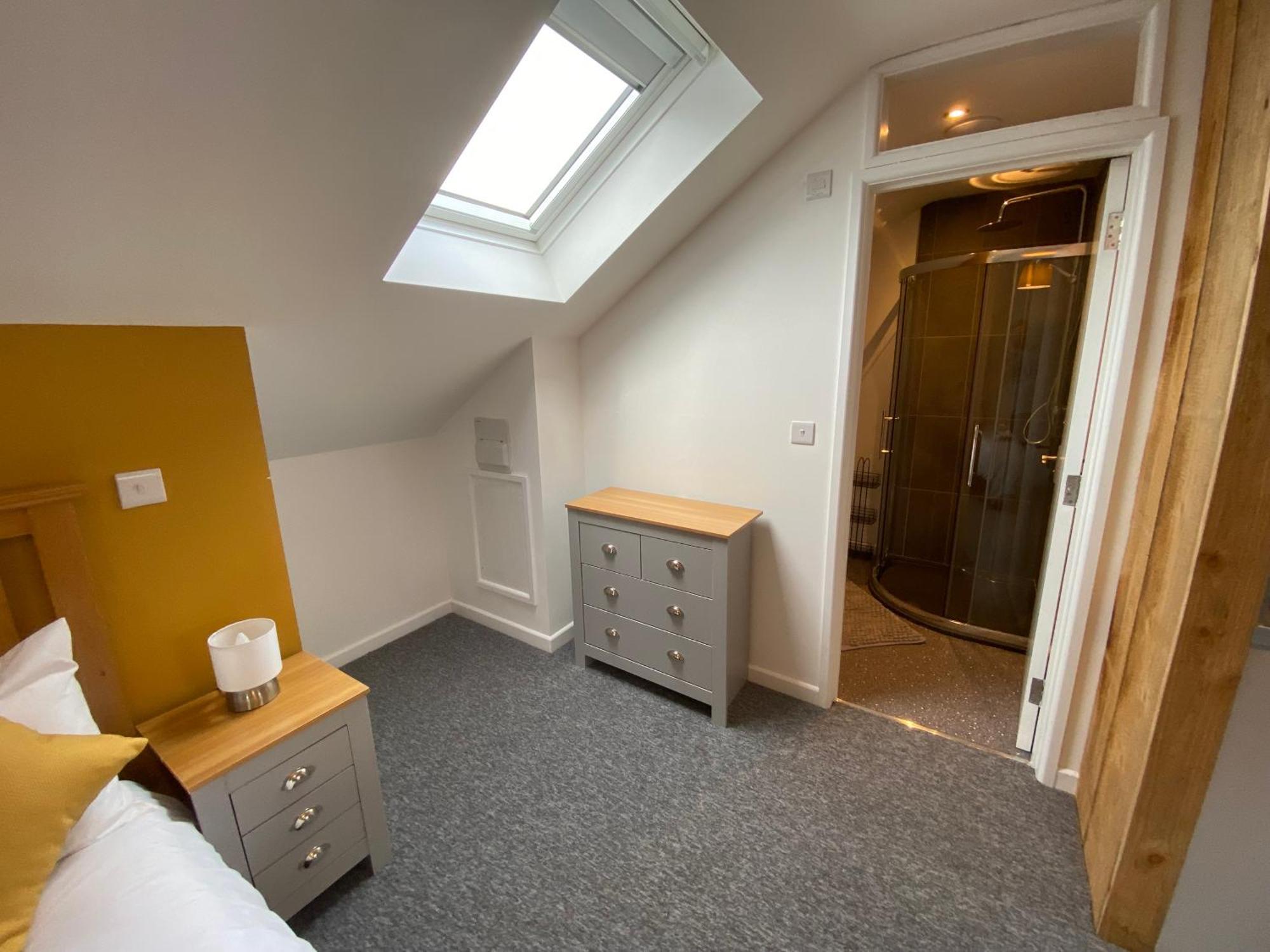 Modern Studio Apartment Set Beneath The Black Mountains A Stones Throw From The Offas Dyke Path Clodock Extérieur photo